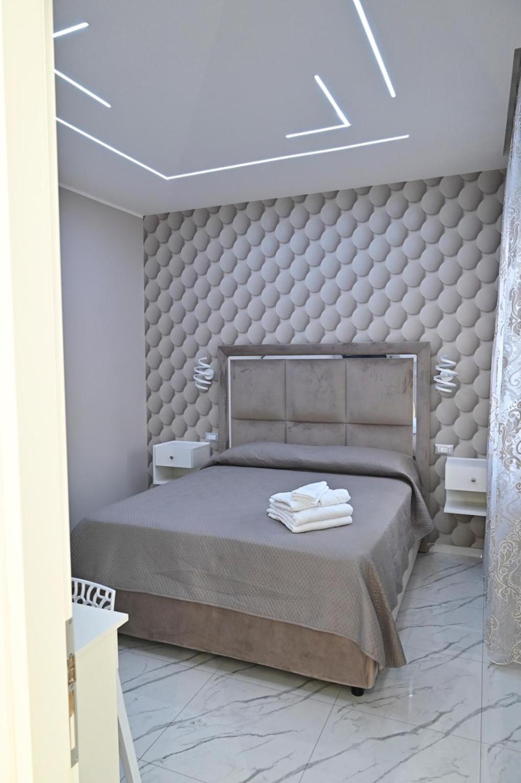 Bed and Breakfast Bebsantaniellohouse1 Neapel Zimmer foto
